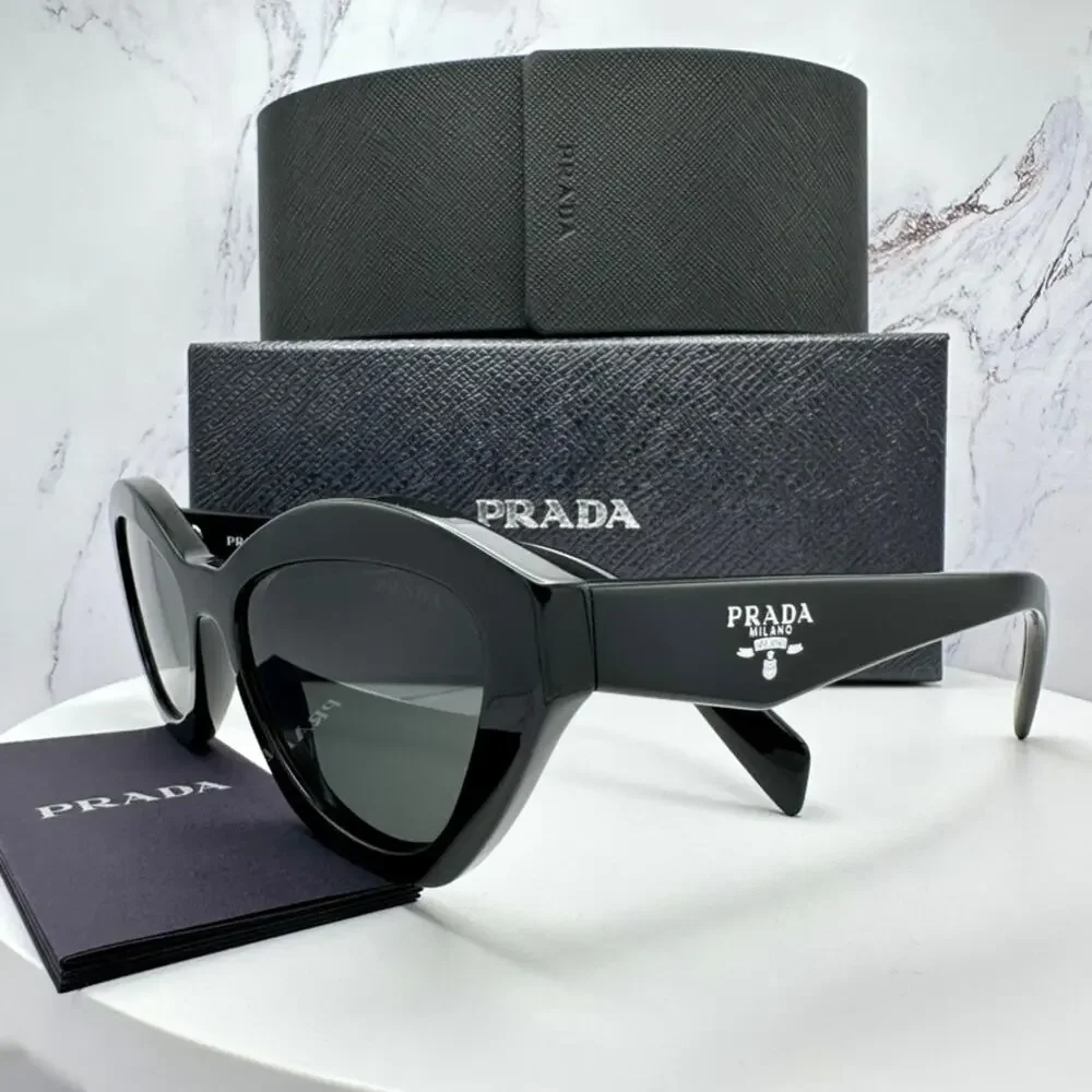 New PRADA Sunglasses Black Butterfly Cat Eye Logo Symbole Logo New
